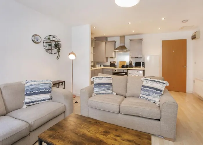 1 Liber House With Free Onsite Parking