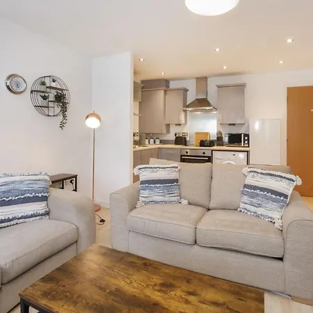 1 Liber House With Free Onsite Parking